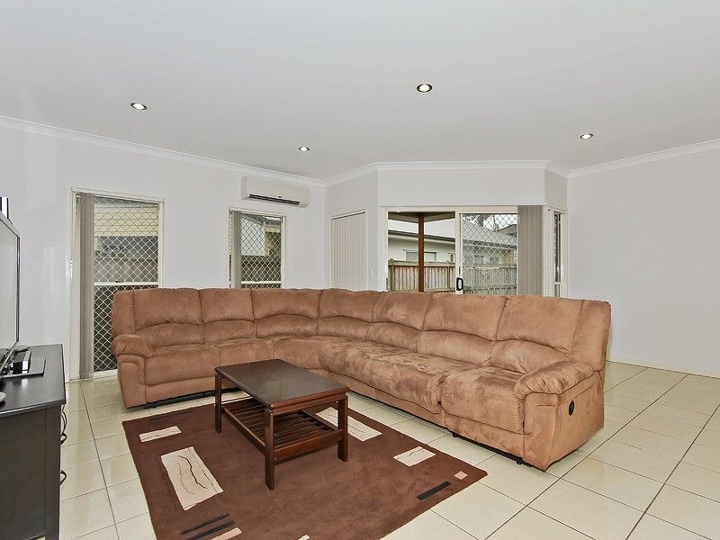 7 Welsby Street, Rothwell QLD 4022