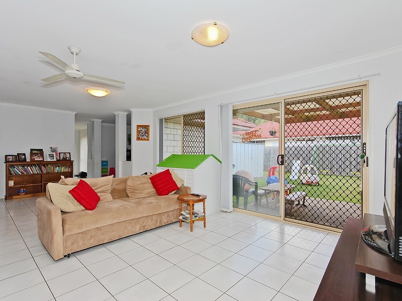 22 Whitfield Court, North Lakes QLD 4509