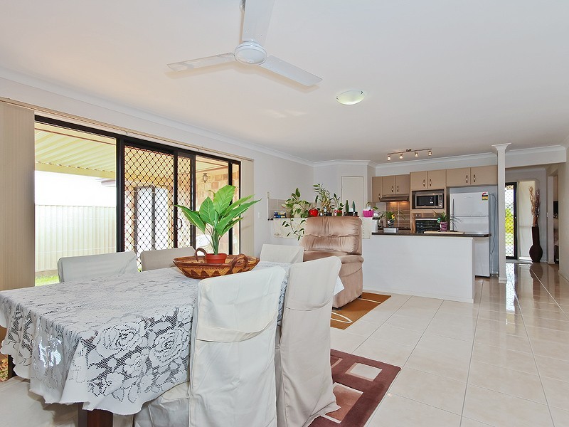 27 Sunstone Circuit, Mango Hill QLD 4509