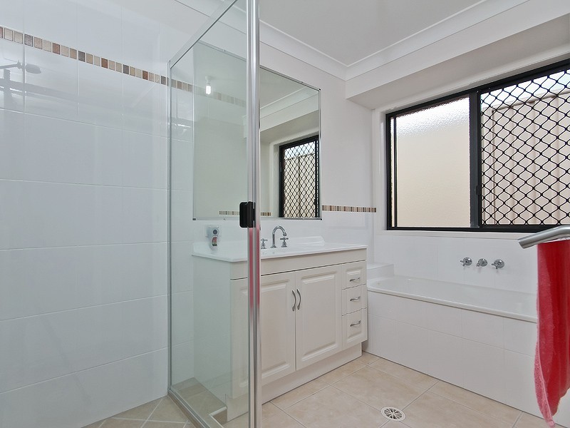 27 Sunstone Circuit, Mango Hill QLD 4509