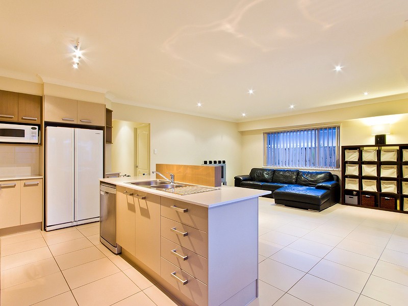 30 Lucas Street, Scarborough QLD 4020