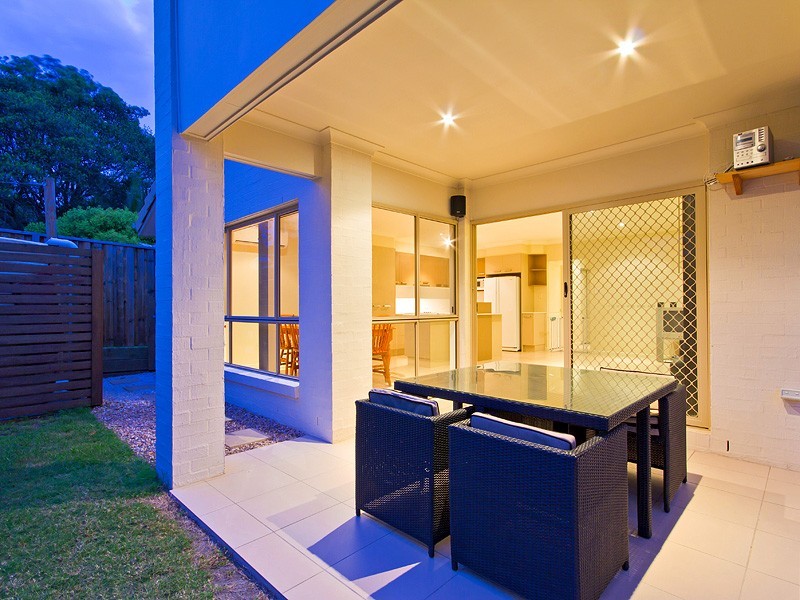 30 Lucas Street, Scarborough QLD 4020