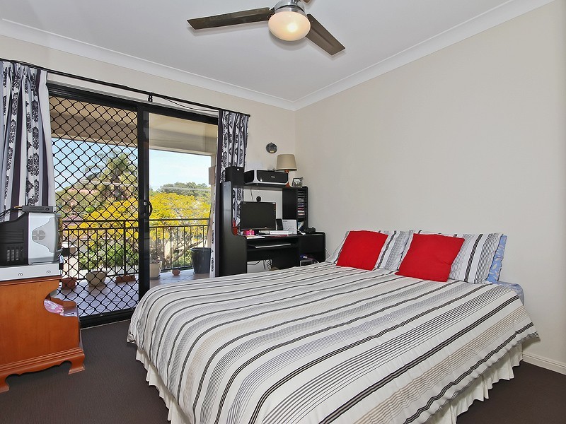 8/18-20 Wyllie Street, Redcliffe QLD 4020