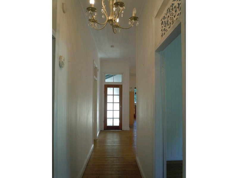 2a Ferguson Street, North Ipswich QLD 4305