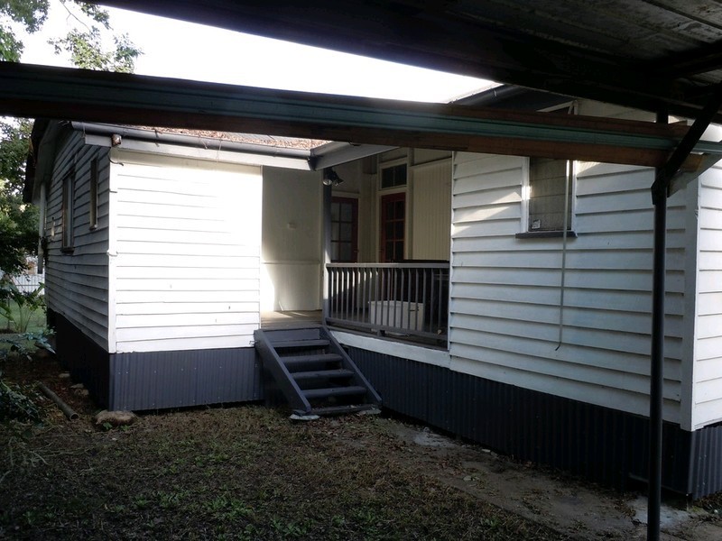 2a Ferguson Street, North Ipswich QLD 4305