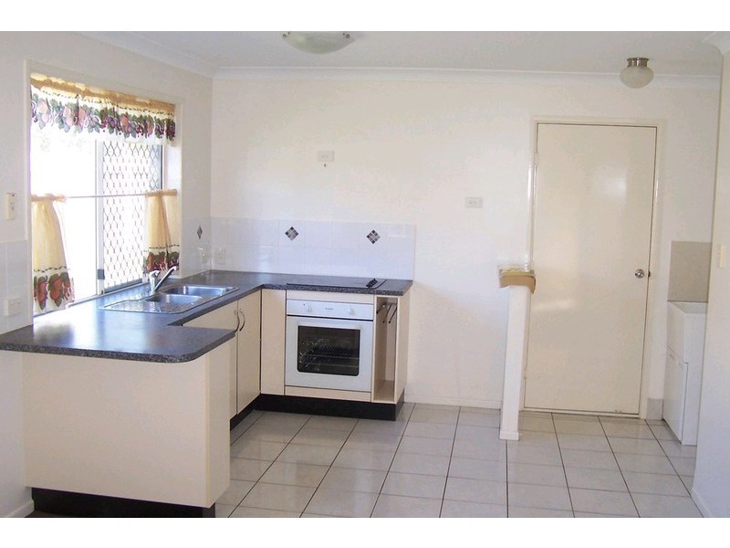 2/4 Bunbury Street, Murrumba Downs QLD 4503