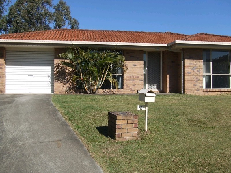 7 Perak Court, Tanah Merah QLD 4128