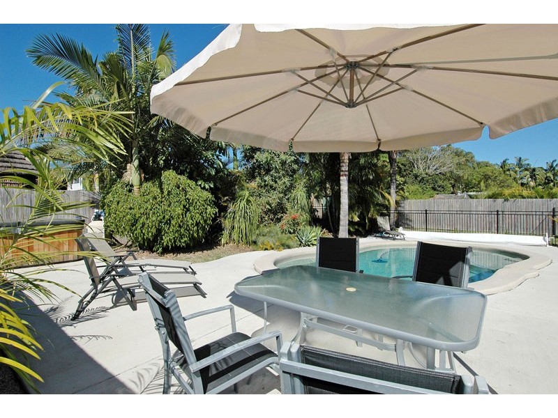 46 Palmtree Ave, Scarborough QLD 4020