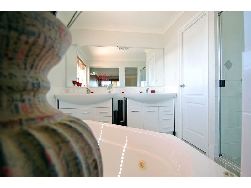 46 Palmtree Ave, Scarborough QLD 4020