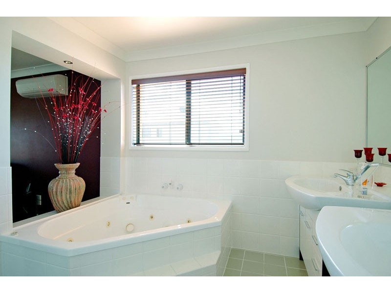 46 Palmtree Ave, Scarborough QLD 4020