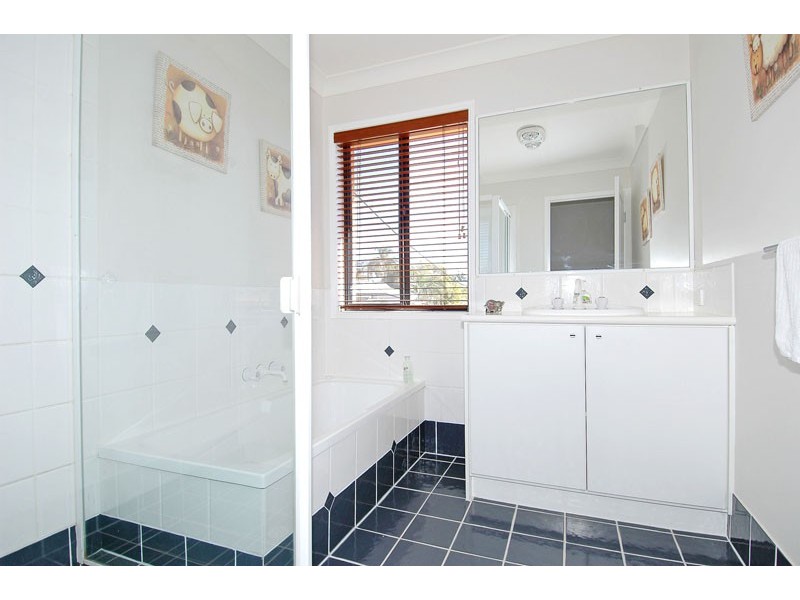 46 Palmtree Ave, Scarborough QLD 4020