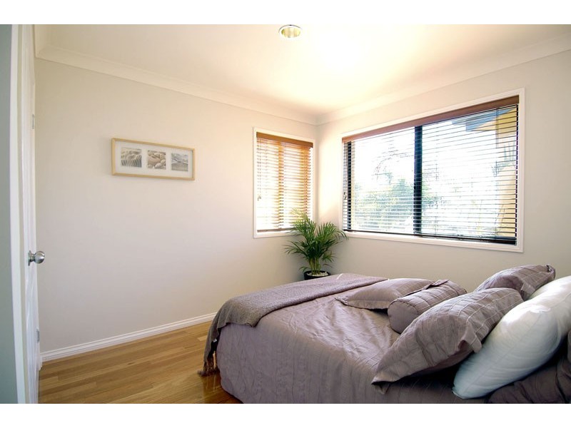 46 Palmtree Ave, Scarborough QLD 4020