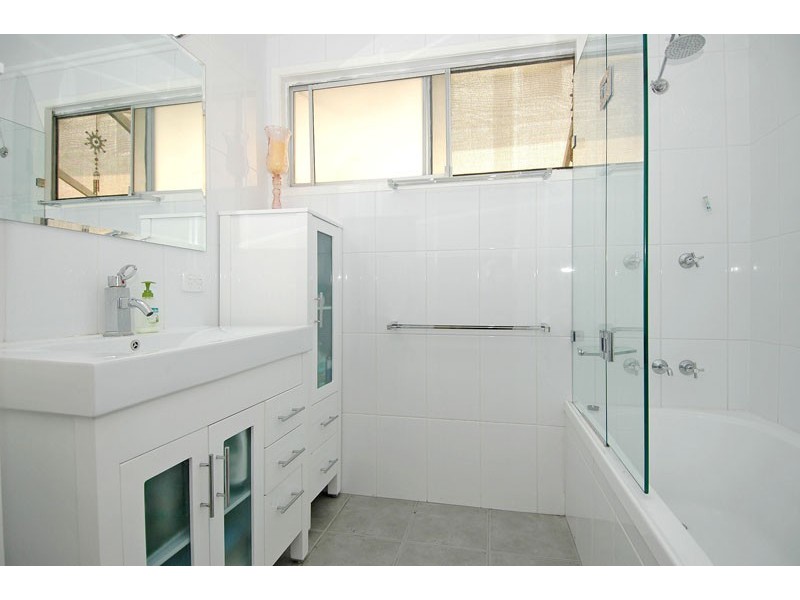 20 Ettie Street, Redcliffe QLD 4020