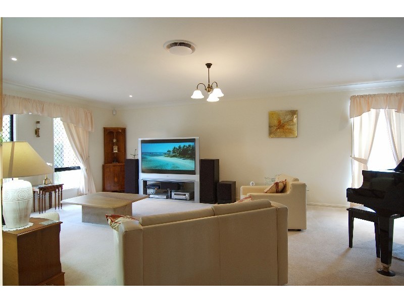 6 Eva Court, Kippa-ring QLD 4021