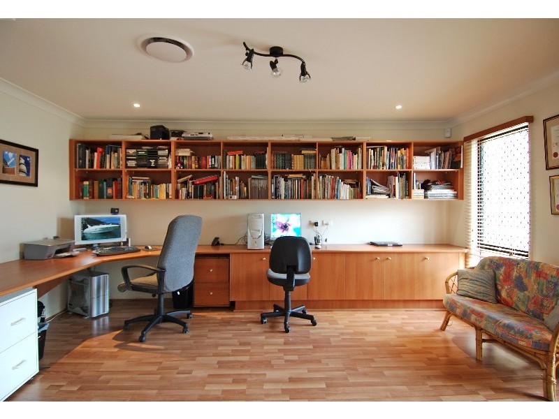 6 Eva Court, Kippa-ring QLD 4021