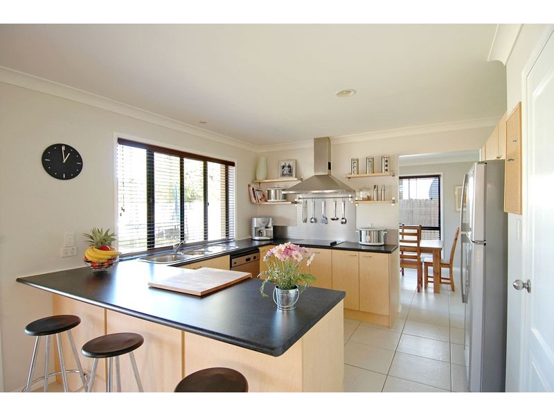 46 Palmtree Avenue, Scarborough QLD 4020