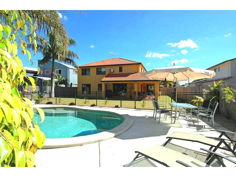 46 Palmtree Avenue, Scarborough QLD 4020