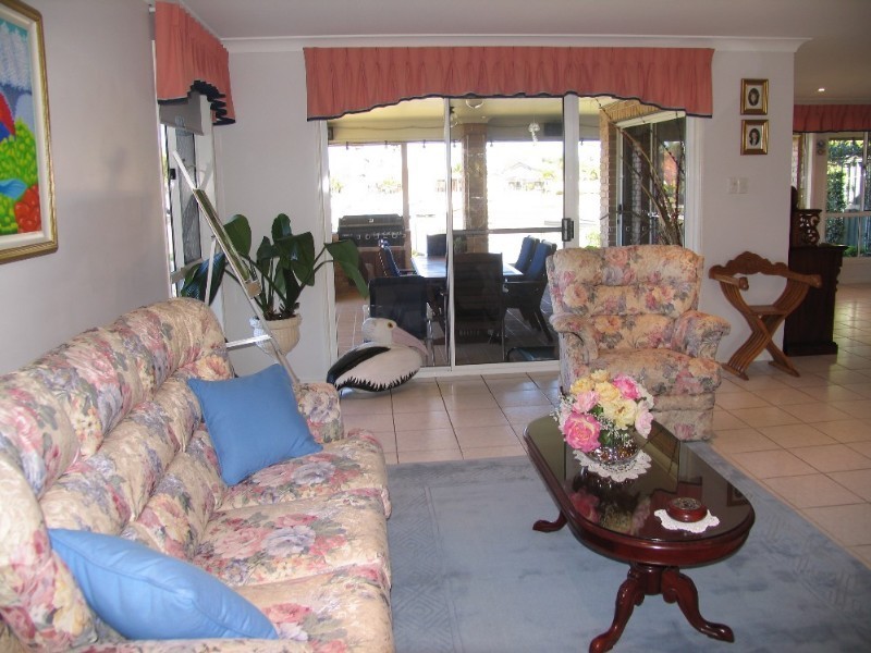 8 Eagle Court, Scarborough QLD 4020