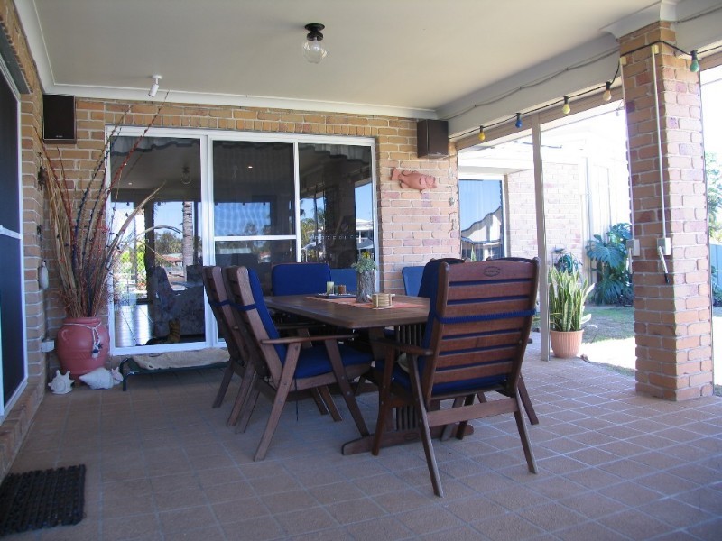 8 Eagle Court, Scarborough QLD 4020