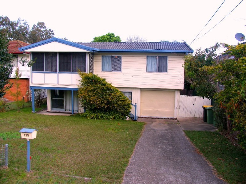 215 MacDonnell Road, Clontarf QLD 4019