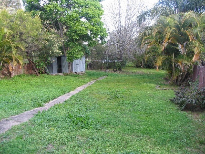 215 MacDonnell Road, Clontarf QLD 4019