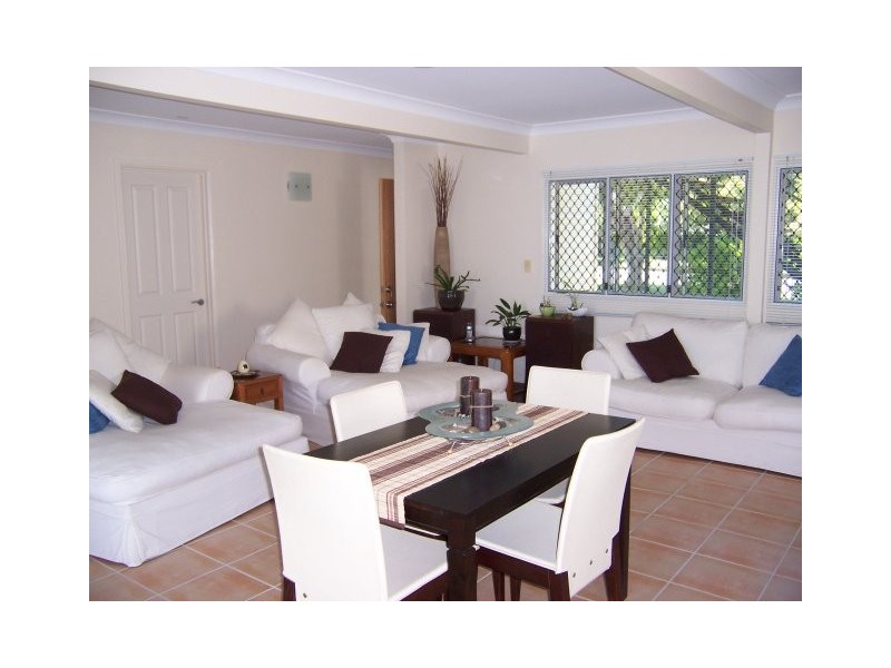 1 Swan Street, Margate QLD 4019