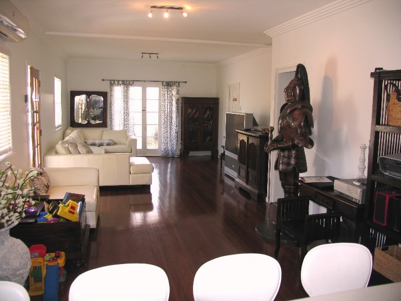 4 Garnet Street, Scarborough QLD 4020