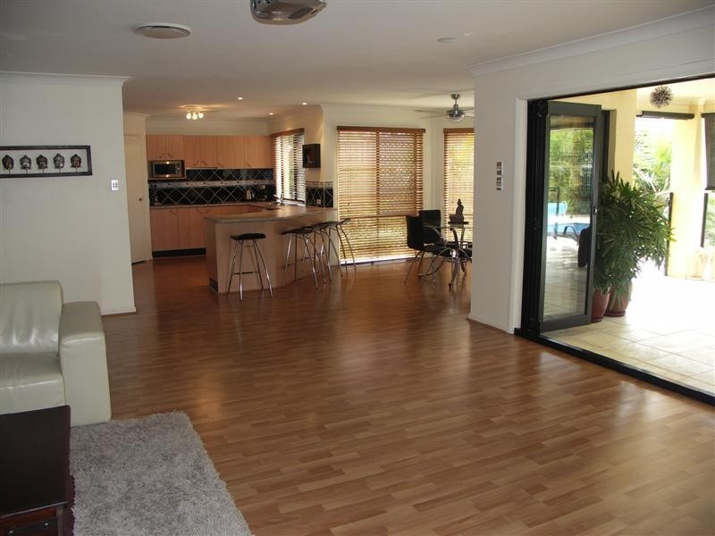 6 Eva Court, Kippa-ring QLD 4021