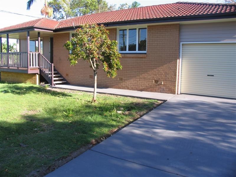 1 Henzell Street, Redcliffe QLD 4020