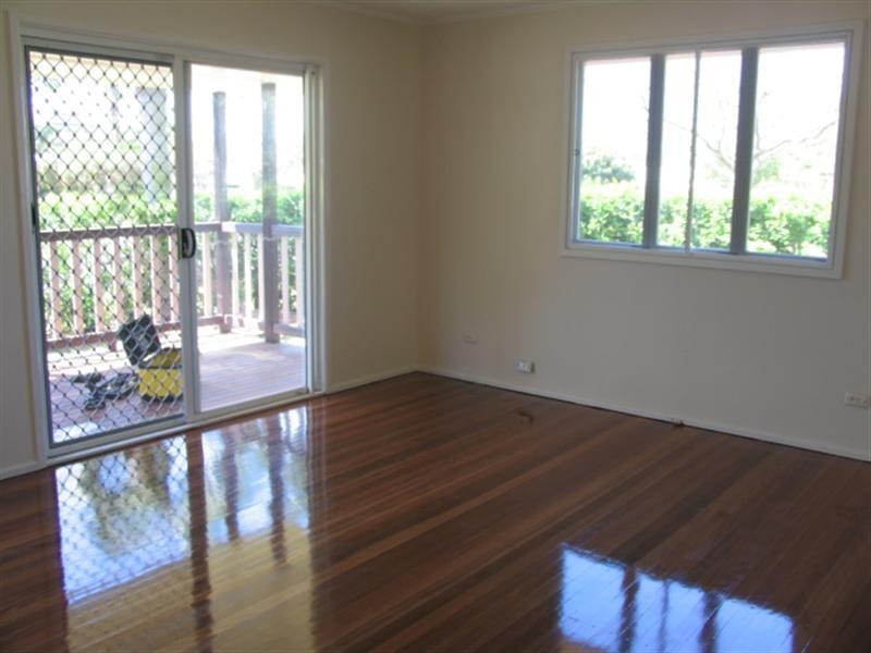 1 Henzell Street, Redcliffe QLD 4020