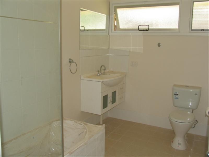 1 Henzell Street, Redcliffe QLD 4020