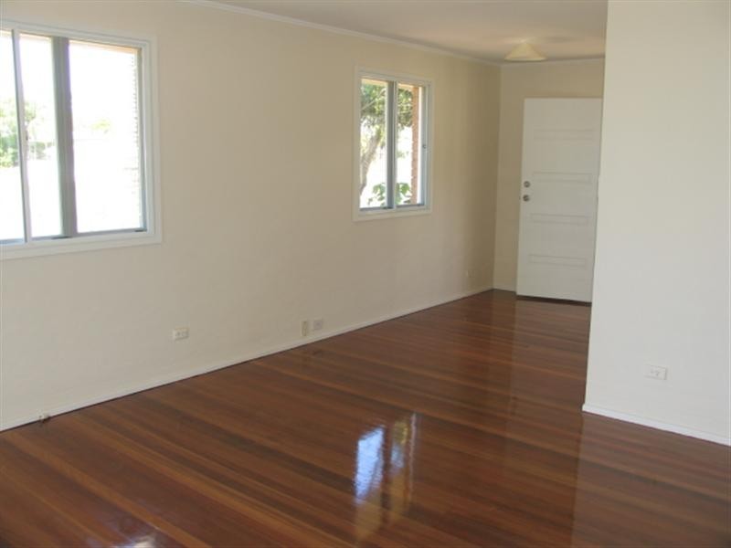 1 Henzell Street, Redcliffe QLD 4020