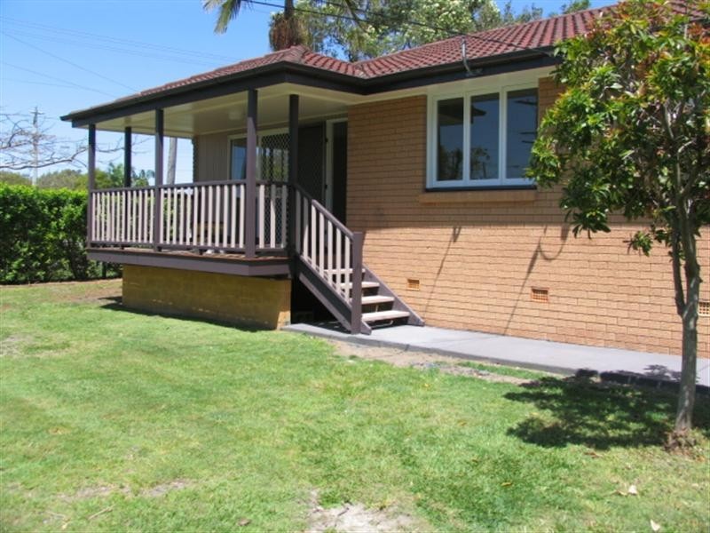 1 Henzell Street, Redcliffe QLD 4020