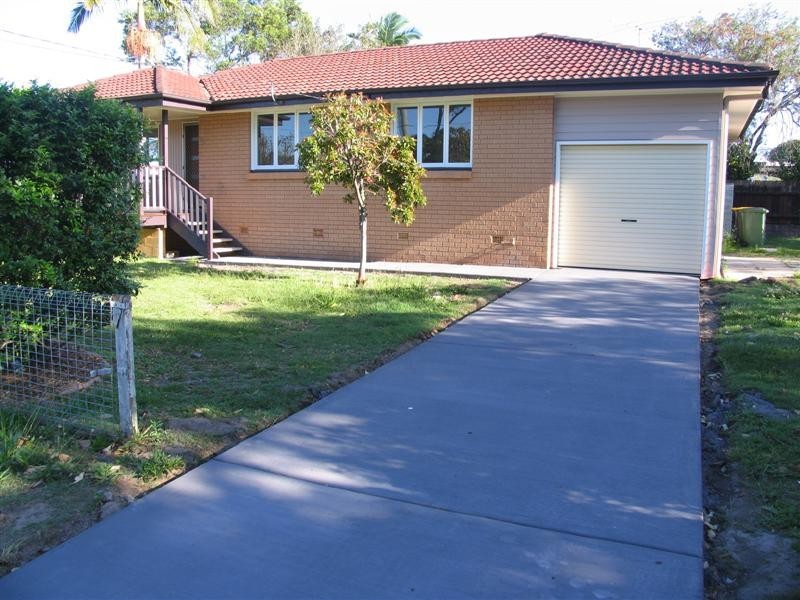 1 Henzell Street, Redcliffe QLD 4020