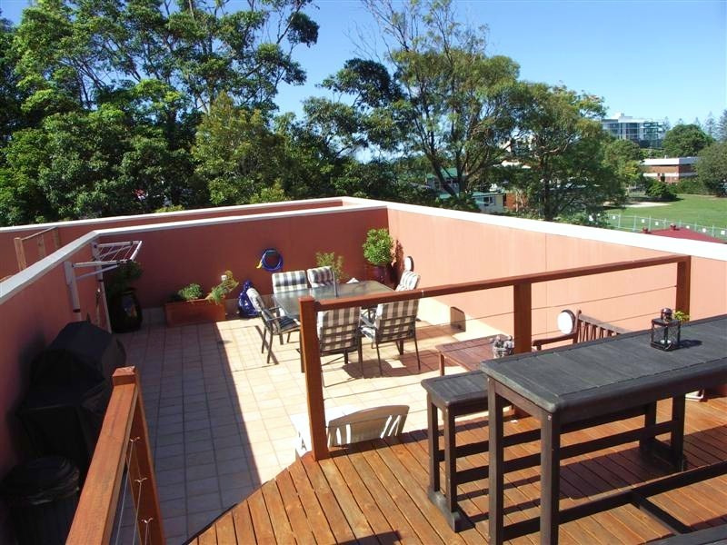 11/2 Irene Street, Redcliffe QLD 4020