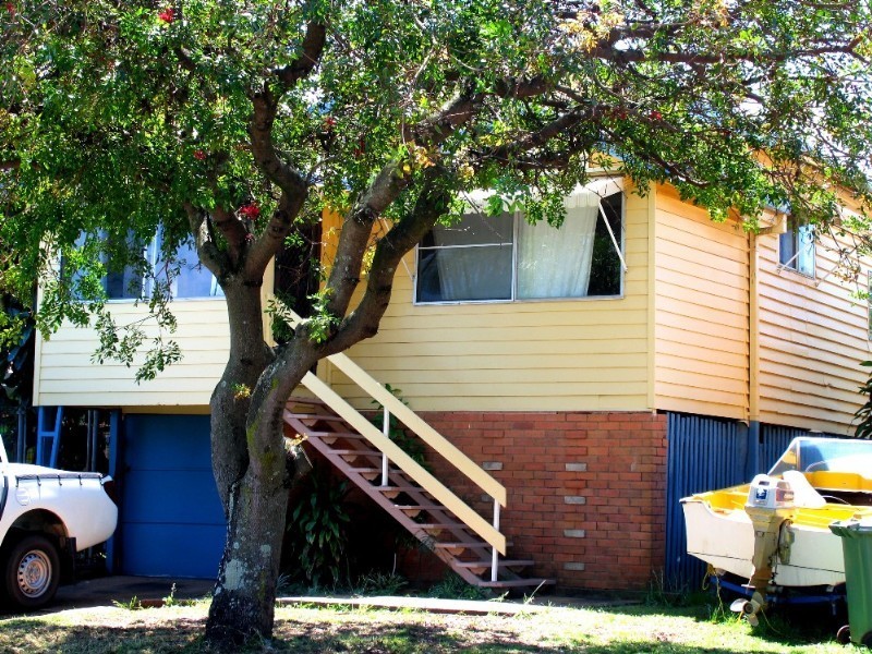 28 Rock Street, Scarborough QLD 4020