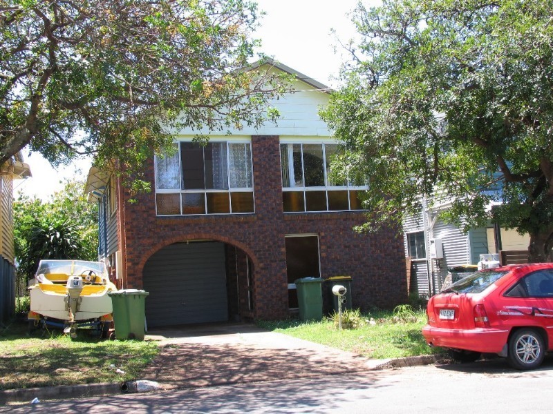 26 Rock Street, Scarborough QLD 4020