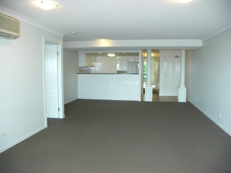 17/94 Prince Edward Parade, Redcliffe QLD 4020