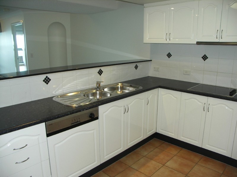 17/94 Prince Edward Parade, Redcliffe QLD 4020