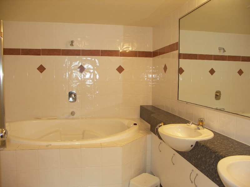 17/94 Prince Edward Parade, Redcliffe QLD 4020