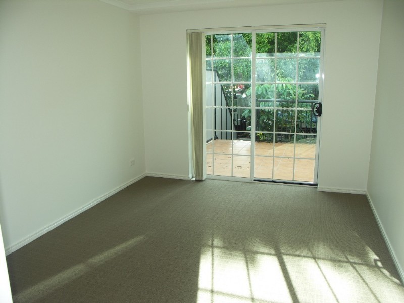 17/94 Prince Edward Parade, Redcliffe QLD 4020