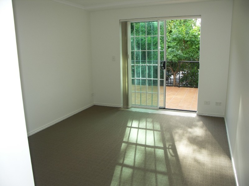 17/94 Prince Edward Parade, Redcliffe QLD 4020