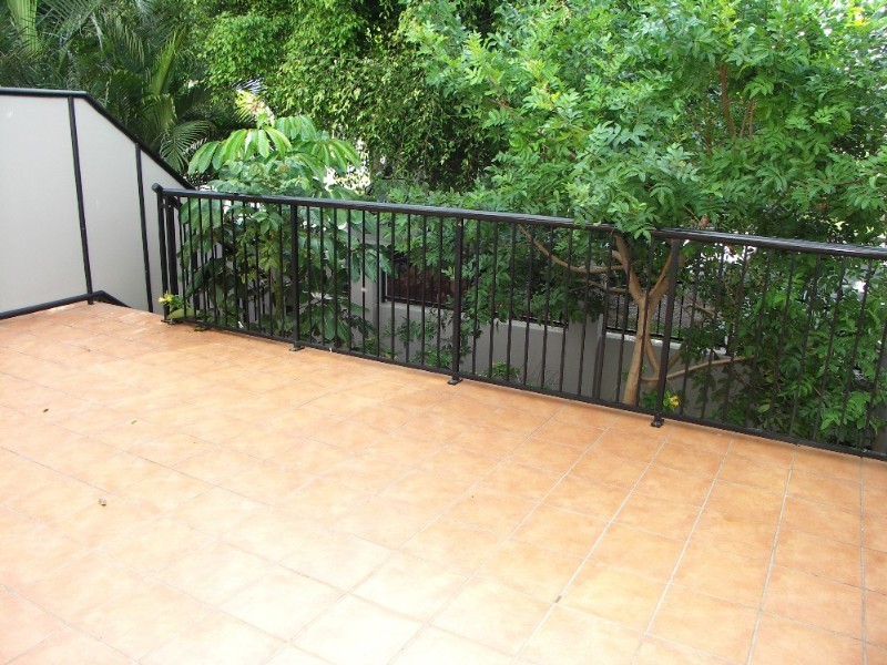 17/94 Prince Edward Parade, Redcliffe QLD 4020