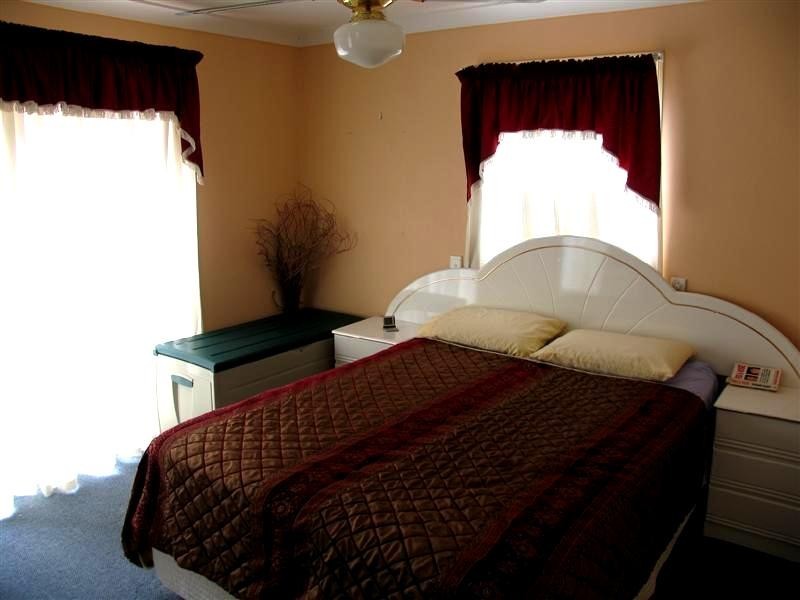 8 Ashmole Road, Redcliffe QLD 4020