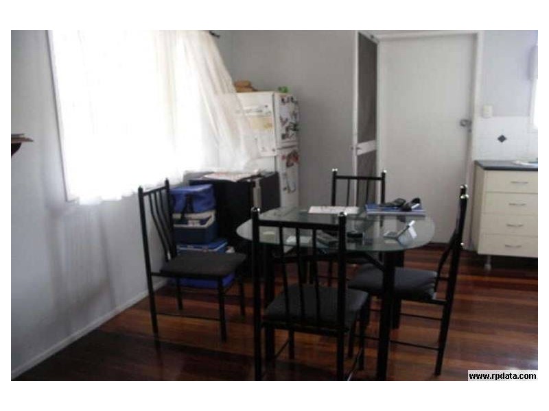 27 Sportsground Street, Redcliffe QLD 4020