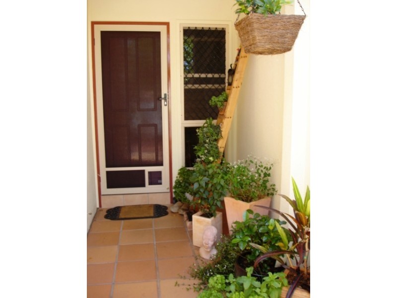 4/156 Griffith Road, Scarborough QLD 4020