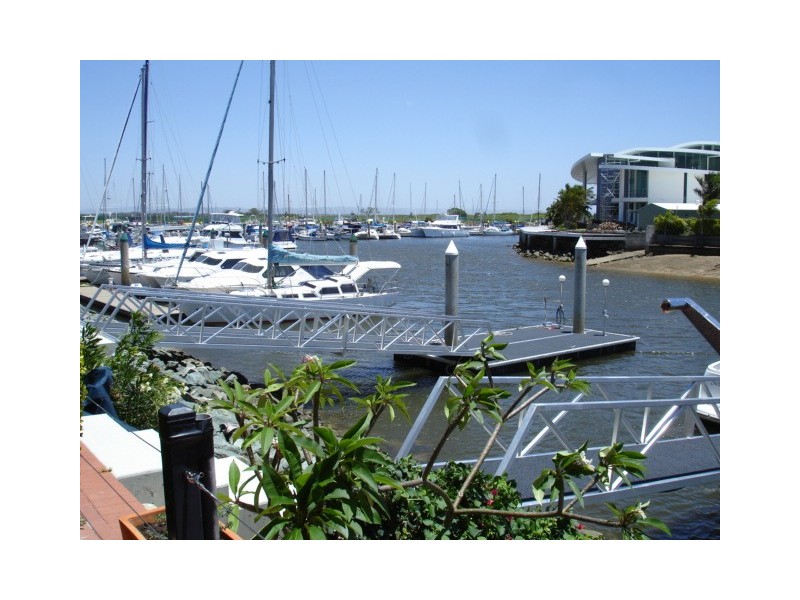 4/156 Griffith Road, Scarborough QLD 4020