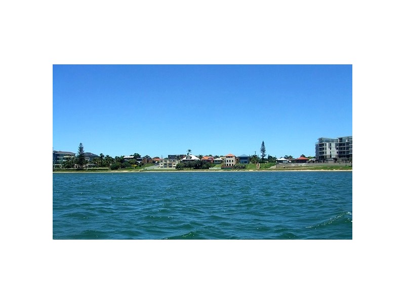 7 Queens Beach Lane, Scarborough QLD 4020