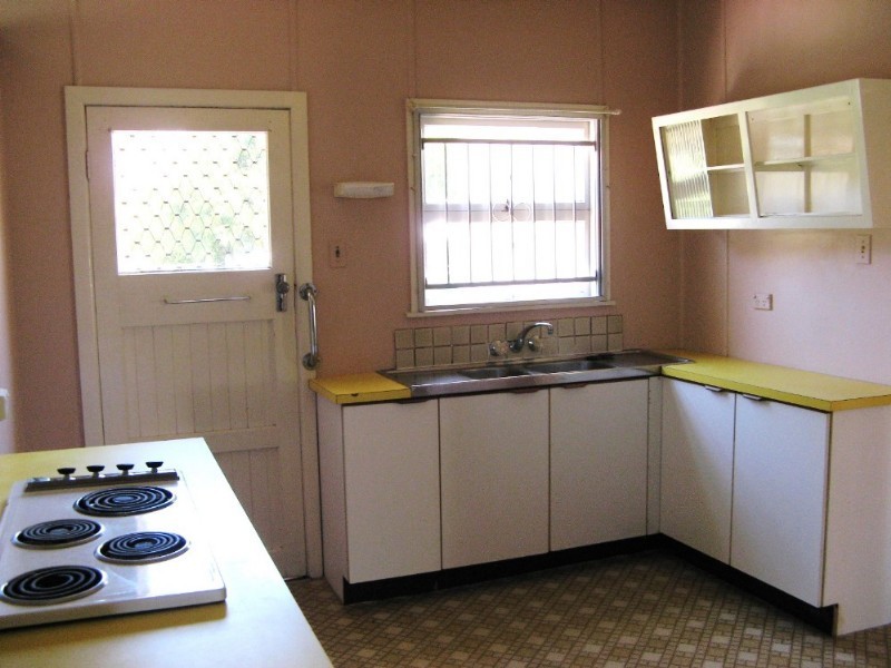 3 Joyce Street, Redcliffe QLD 4020