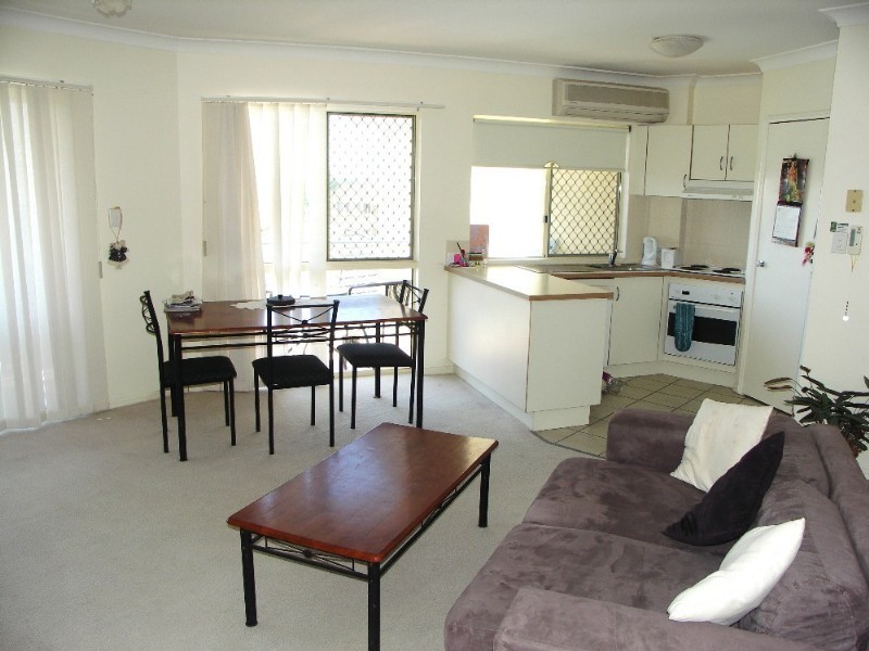 8/10 Caroline Street, Woody Point QLD 4019